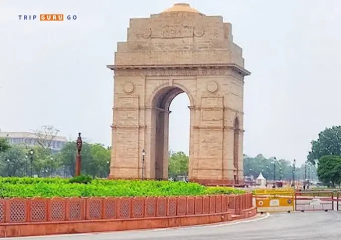 India Gate Best Place to Visit in Delhi with Family