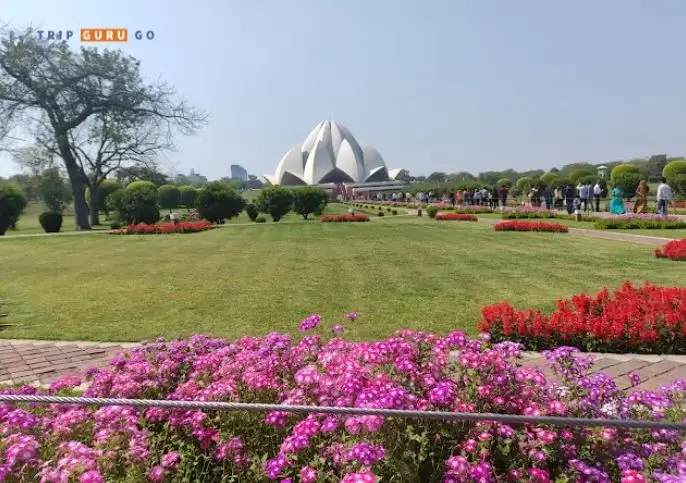 Lotus Temple Best Place to Visit in Delhi with Friends