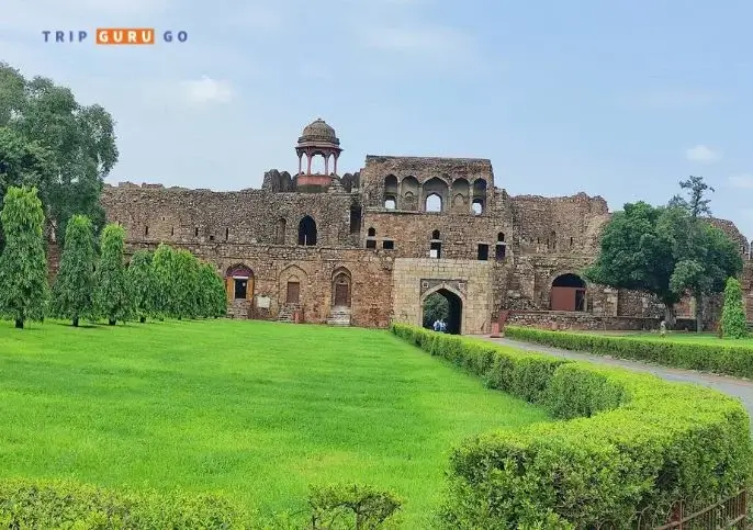 Purana Qila Best Place to Visit in Delhi