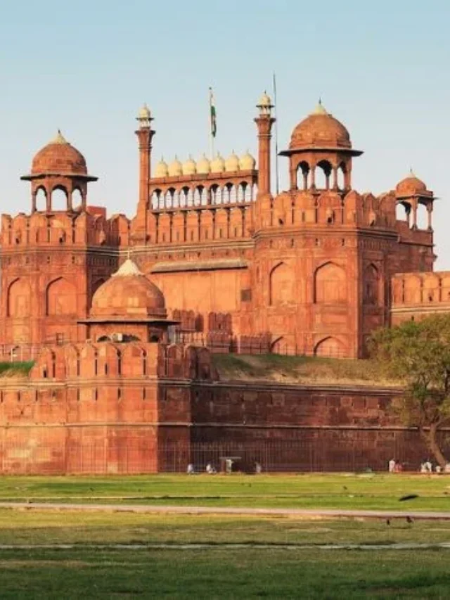 Exploring the Majestic Red Fort (Lal Quila) in Delhi