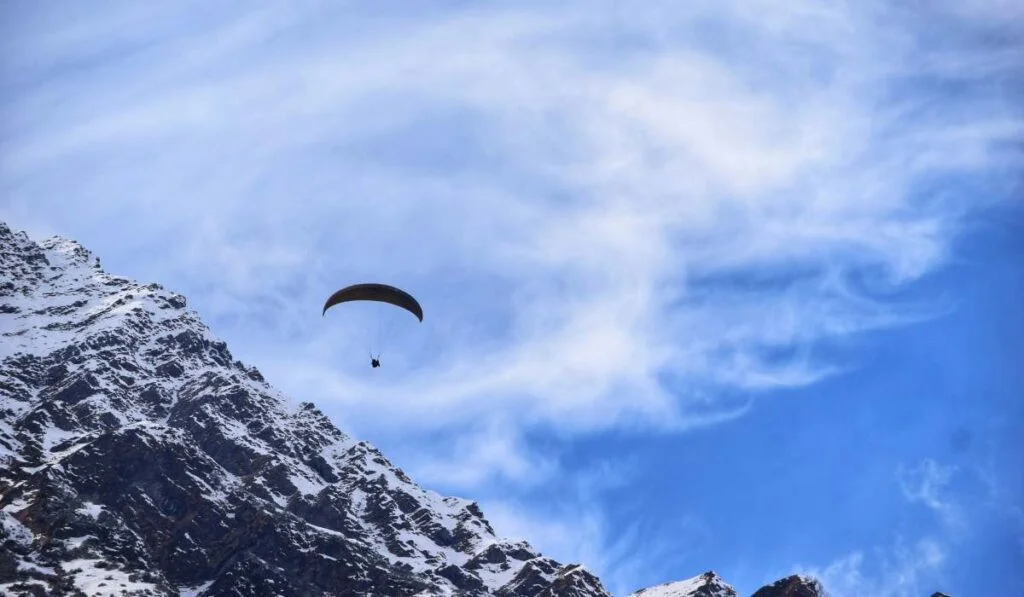 Paragliding in Manali