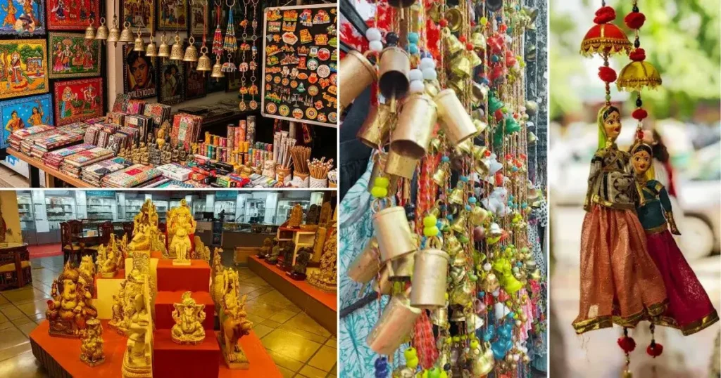 Janpath Market stall in Delhi with souvenirs.