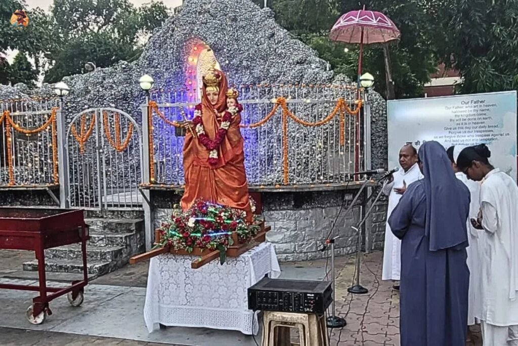 Sacred Heart Cathedral Church Delhi Photo