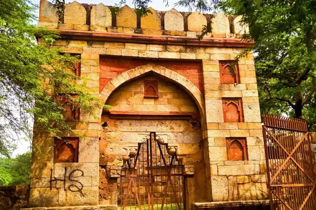 Jamali Kamali Garden photo