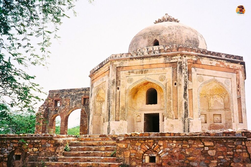 Mehrauli Archaeological Park photo 9