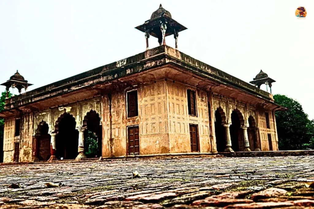 Historic tomb of Roshanara Begum inside Roshanara Garden, a 17th-century Mughal Charbagh in Delhi