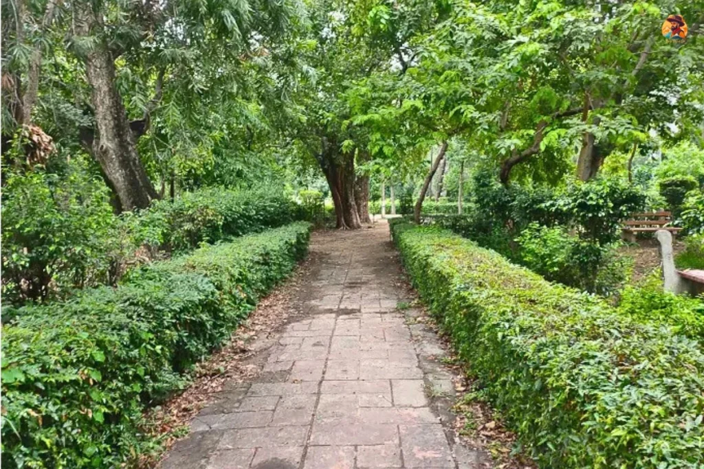 Roshanara Garden park photo