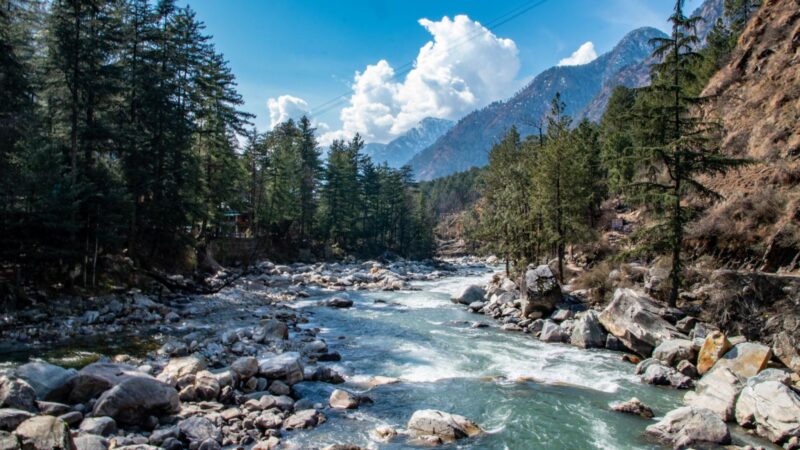 Best Time to Visit Kasol for Trekking, Snowfall, and Riverside Camping