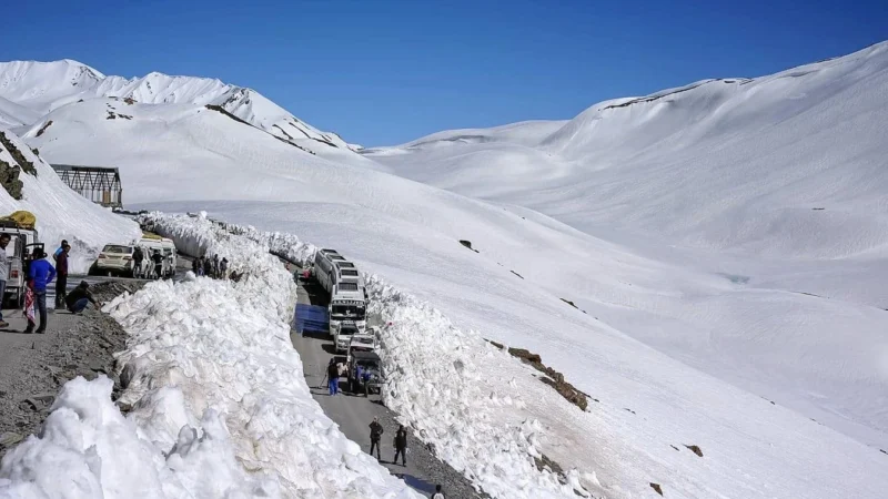 Best Time to Visit Rohtang Pass for Snowfall, Adventure, and Family Trips