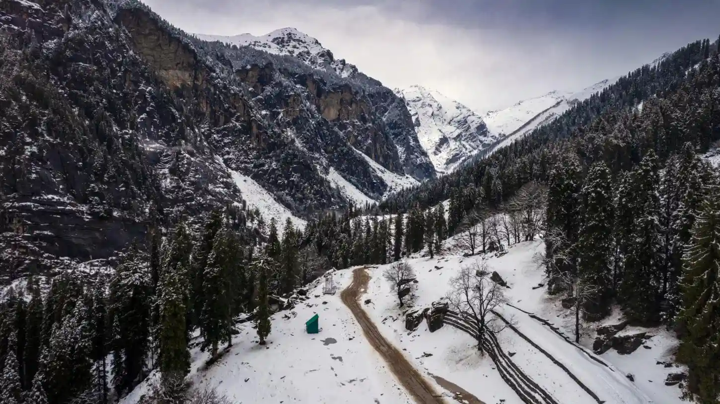 Manali in December: Weather, Snowfall, Places to Visit & Complete Travel Guide