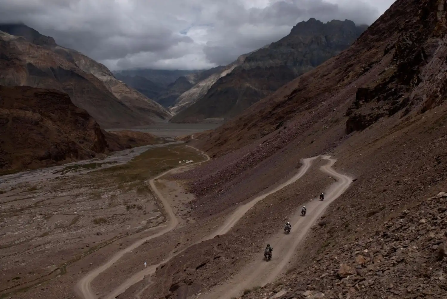 Ladakh Itinerary from Delhi : Best 7, 9, 10 & 11 Day Travel Plans by Road & Flight