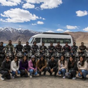 Ladakh Group vs Solo Tour — Which Is Better?
