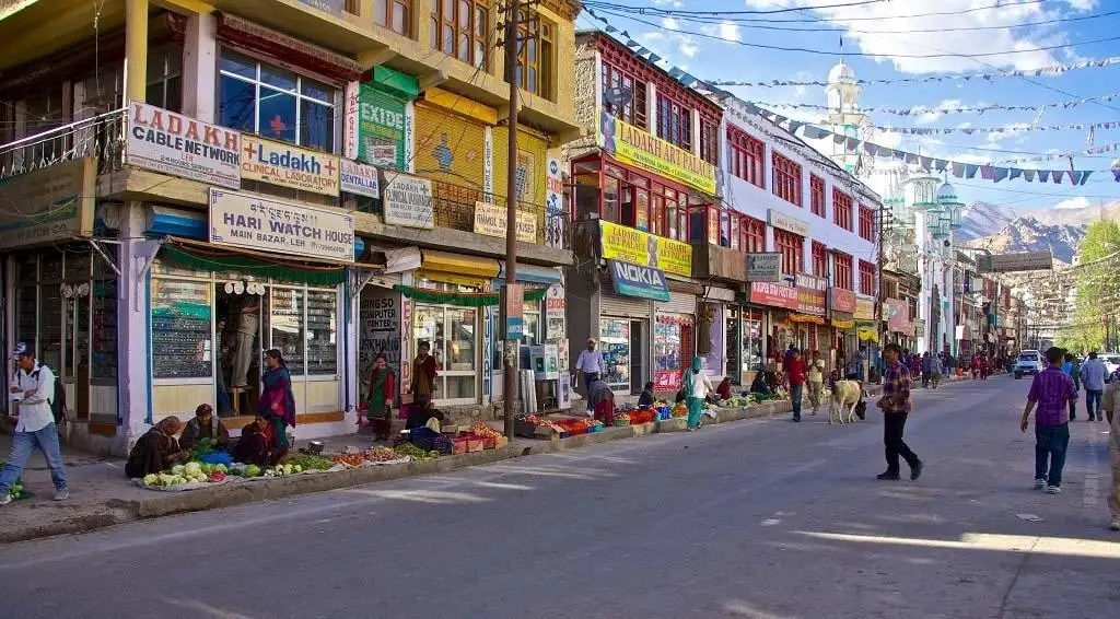 Leh Market – Shopping Guide, Best Buys & Local Bazaar Tips