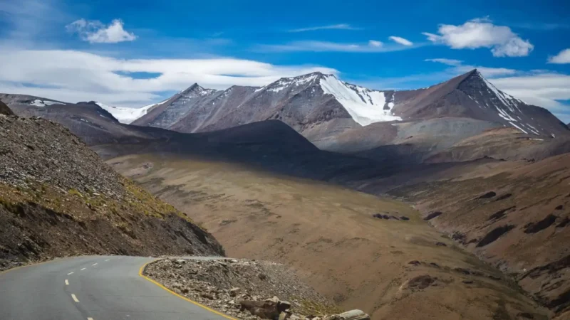 Srinagar to Leh Road Trip: How to Reach Ladakh from Srinagar Complete Route Guide