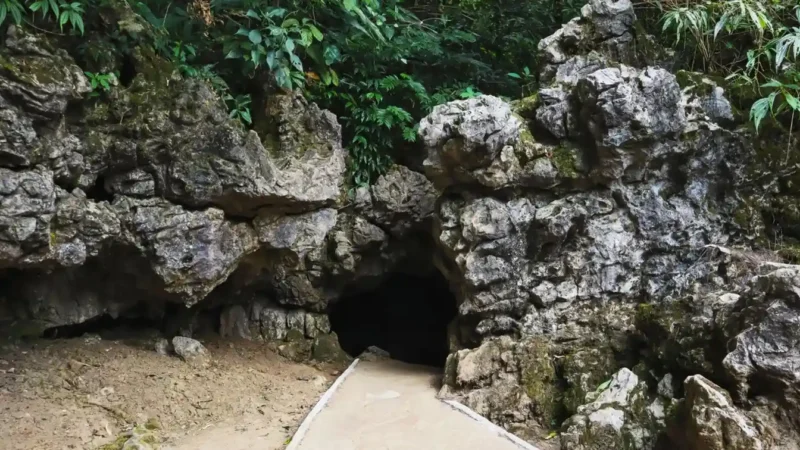 Mawsmai Caves: Tourist Attraction in Cherrapunji, Meghalaya