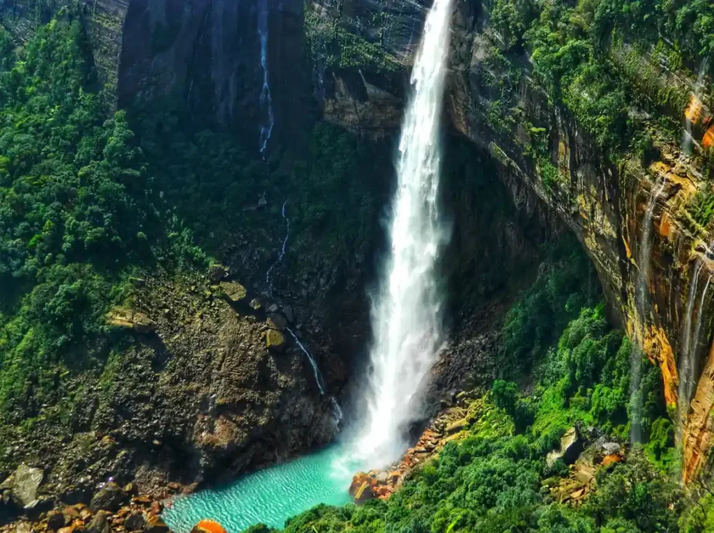 Nohkalikai Falls